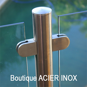 Une grande quantité d'articles en acier inoxydable pour intérieur et extérieur tenus en stock permanent